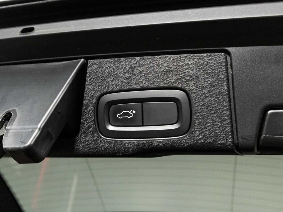 Volvo XC60, 2018 Фото №16