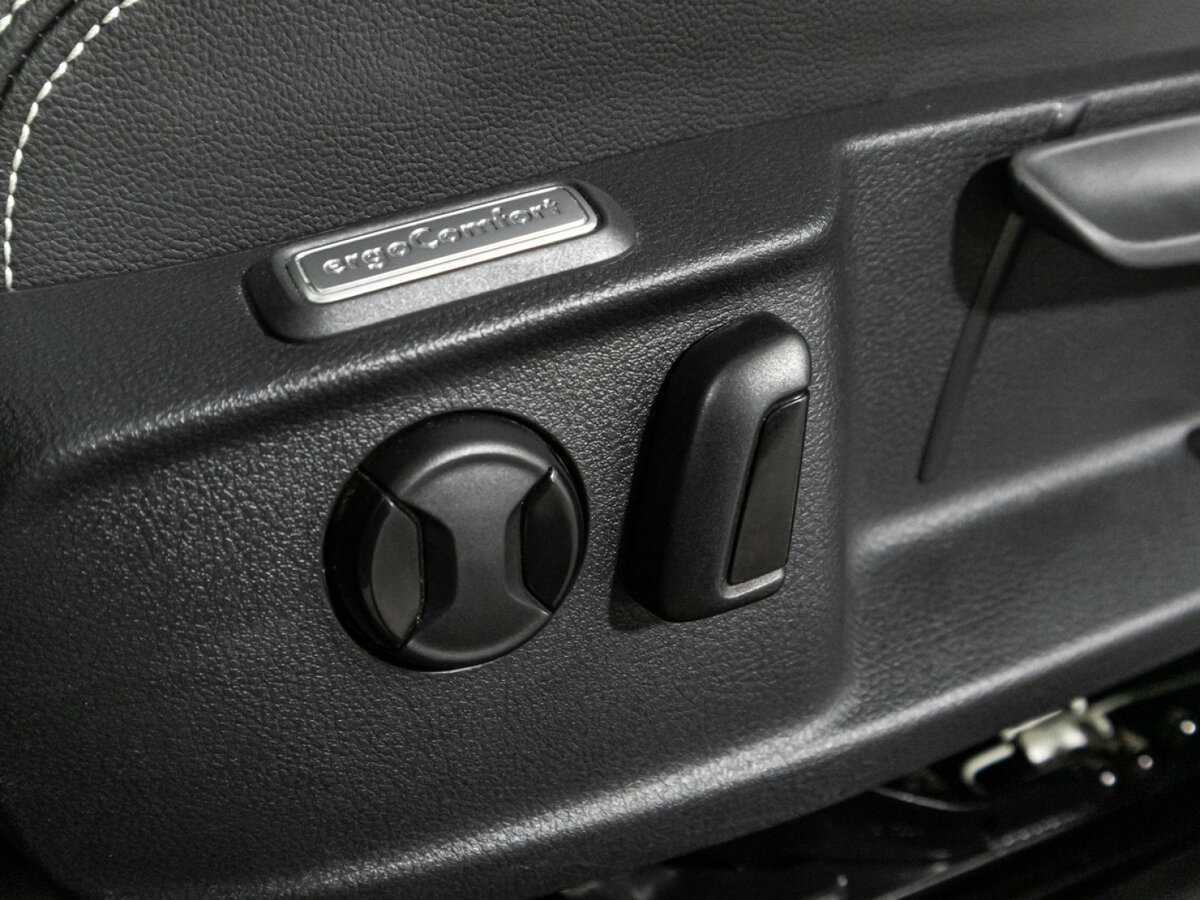 Volkswagen Passat, 2020 Фото №16