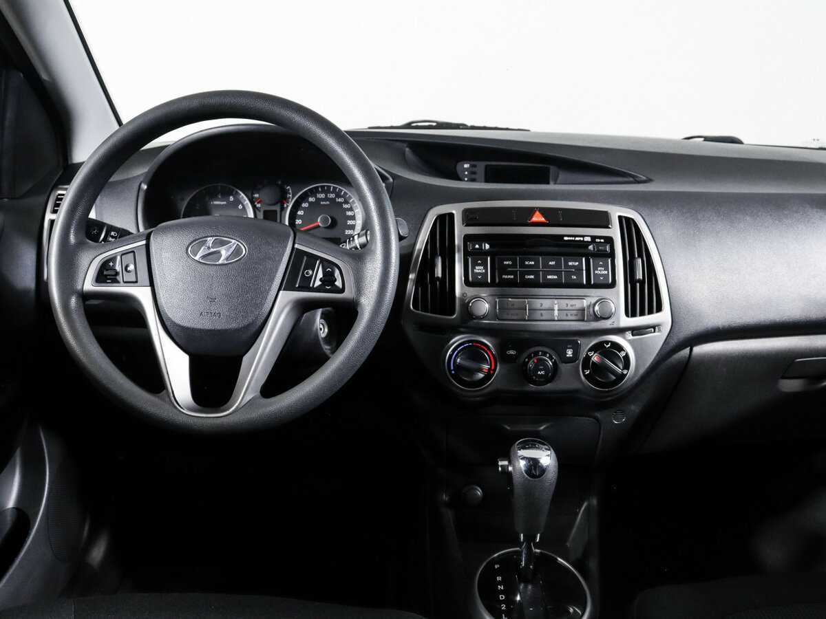 Hyundai i20, 2012 Фото №9