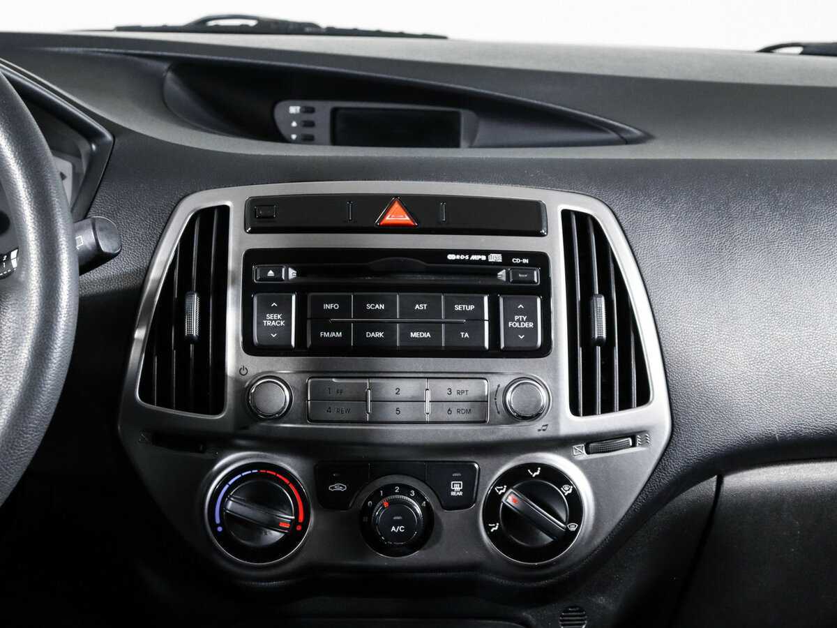 Hyundai i20, 2012 Фото №10