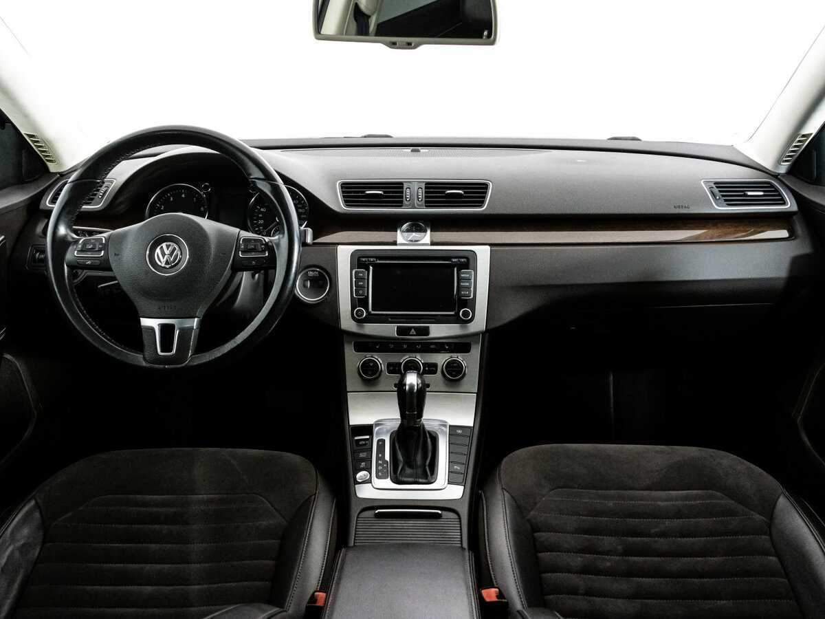 Volkswagen Passat, 2012 - 245 842 км. | Фото №7
