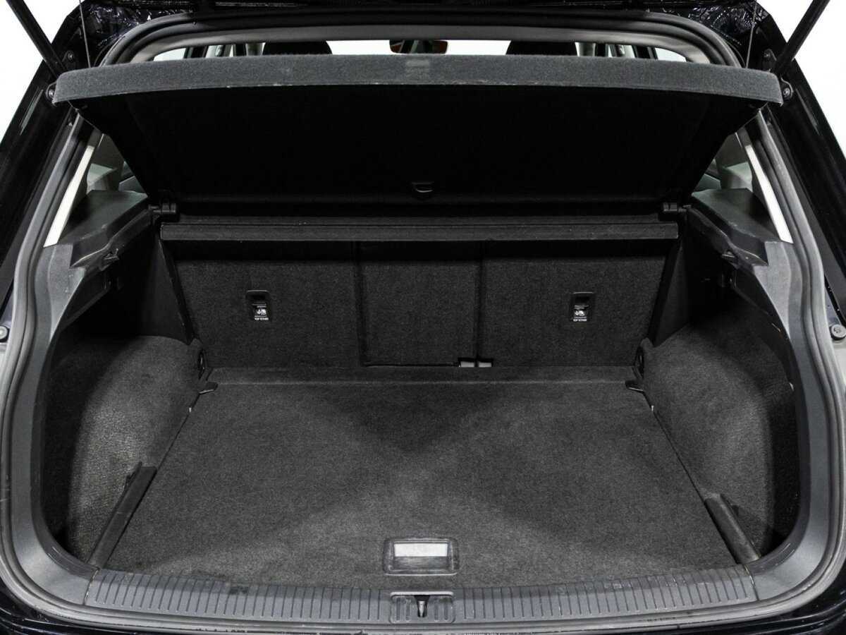 Volkswagen Tiguan, 2020 Фото №15