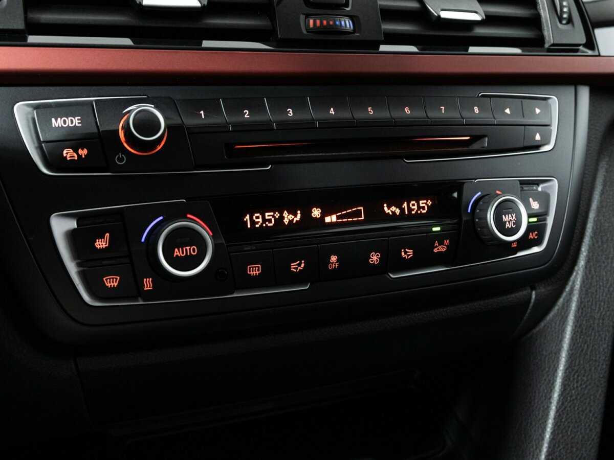 BMW 3 серии 320d xDrive, 2015 Фото №17