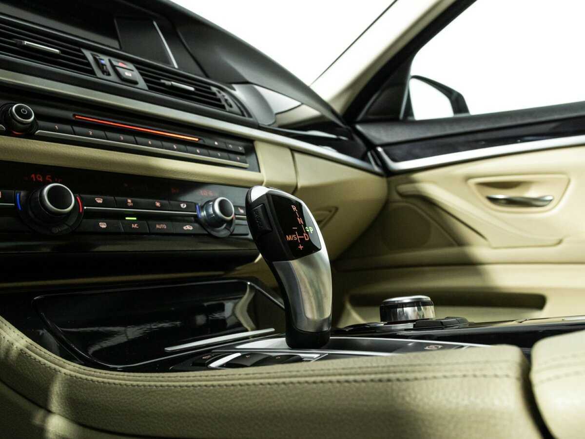 BMW 5 серии 520i, 2014 Фото №19