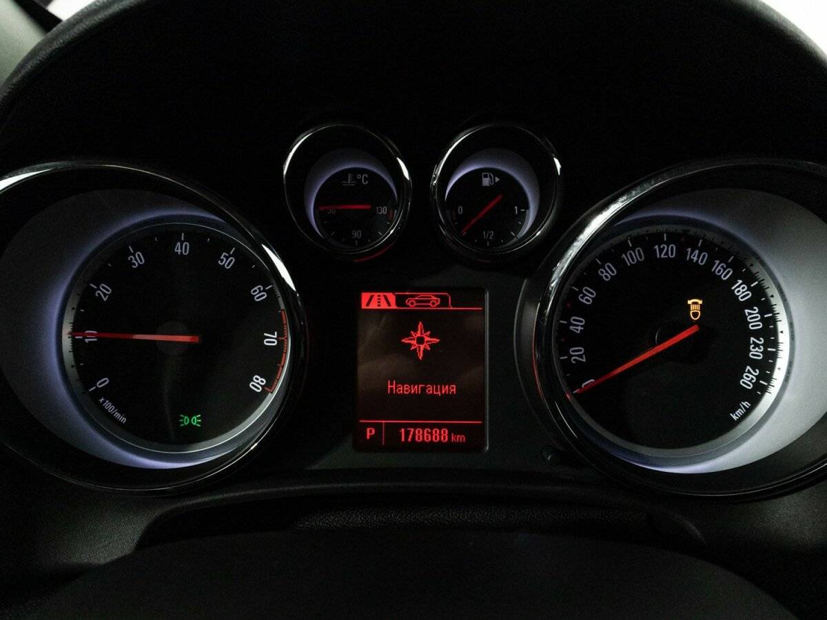 Opel Astra GTC, 2013 Фото №12