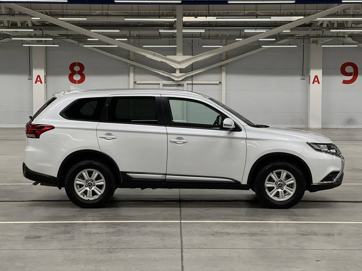 Mitsubishi Outlander, 2021 - 61 052 км. | Фото №4