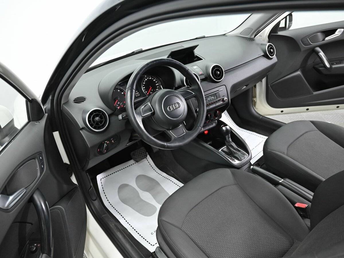 Audi A1, 2012 - 149 000 км. | Фото №8
