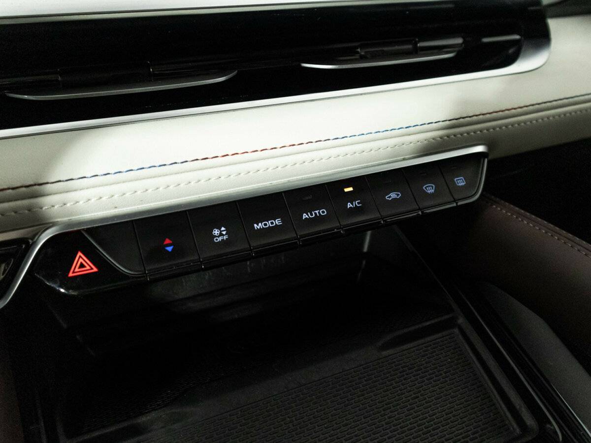 Geely Monjaro, 2022 Фото №21