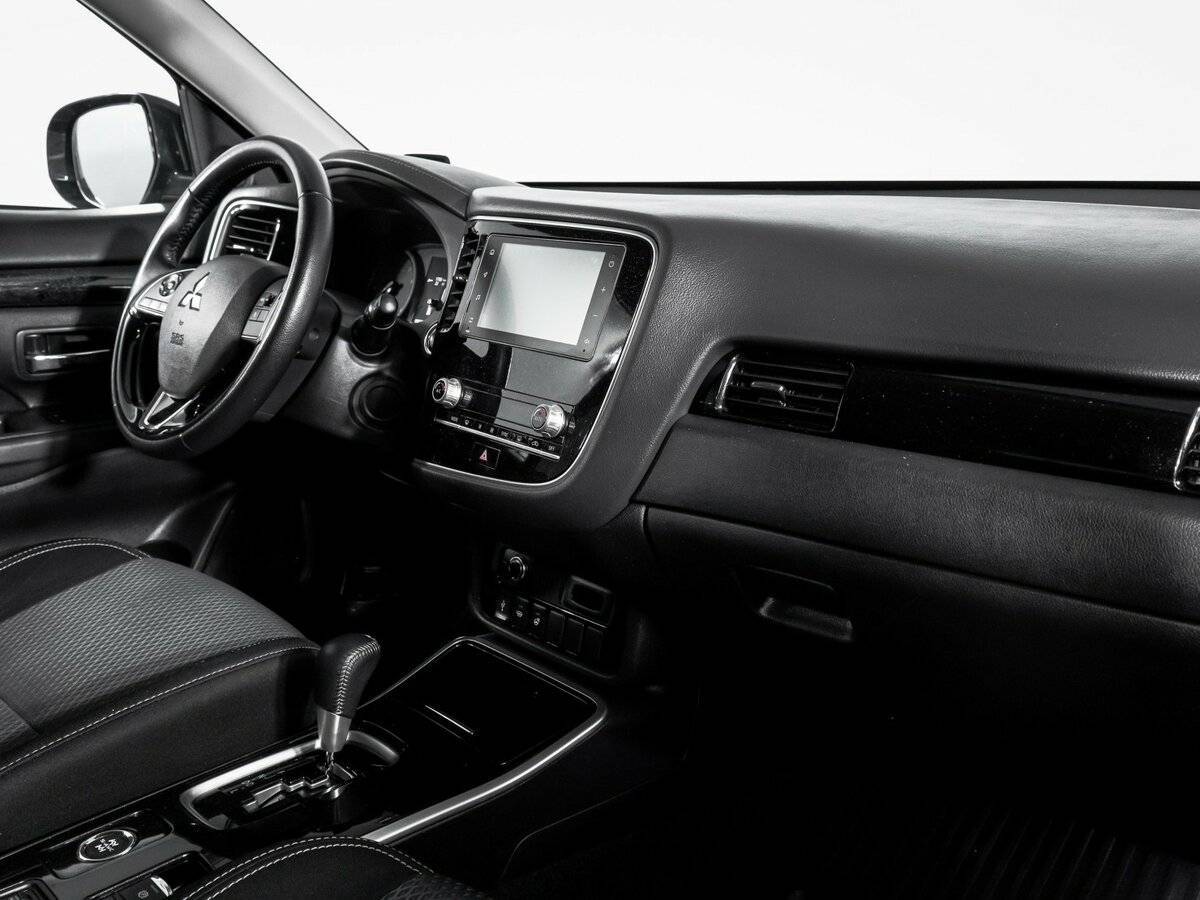 Mitsubishi Outlander, 2021 Фото №9