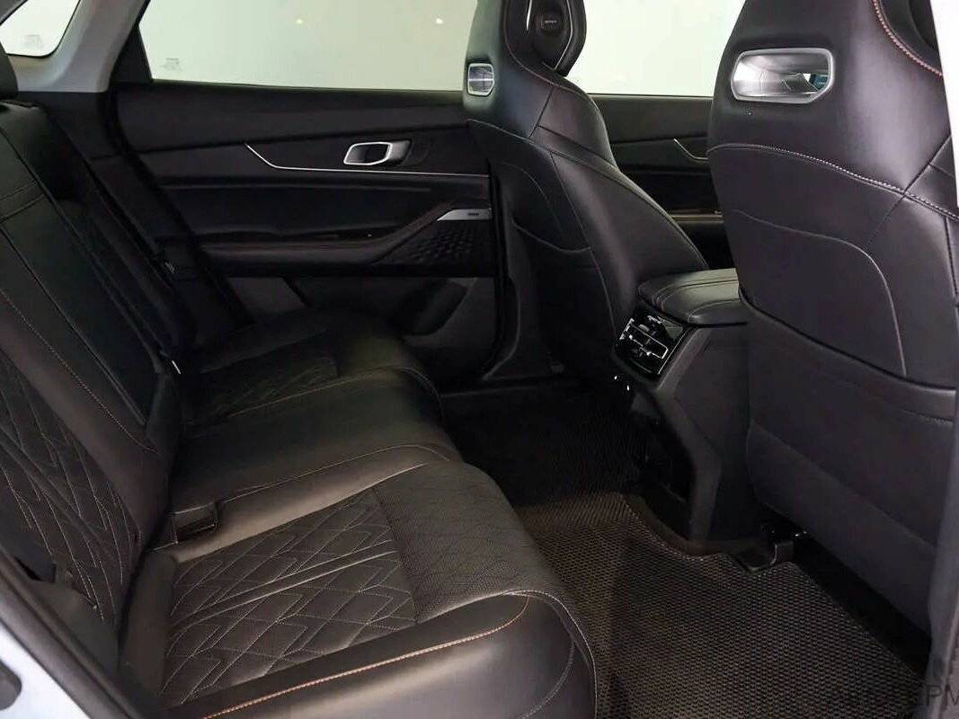 Changan UNI-K, 2022 Фото №18