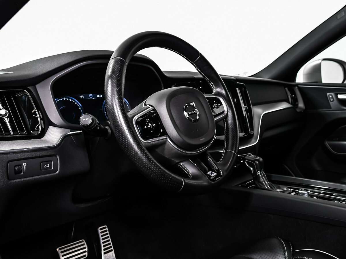 Volvo XC60, 2018 Фото №12