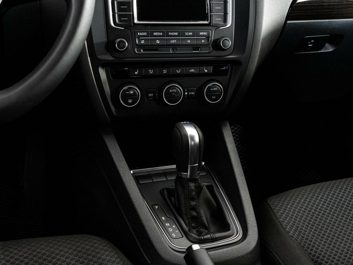 Volkswagen Jetta, 2015 Фото №13