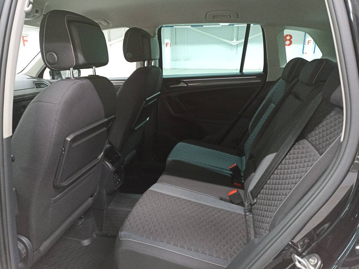 Volkswagen Tiguan, 2018 Фото №12