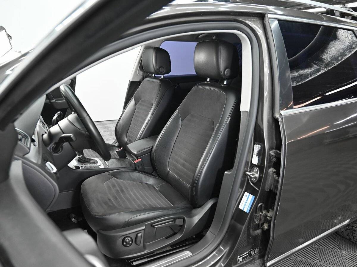 Volkswagen Passat, 2012 - 121 000 км. | Фото №6