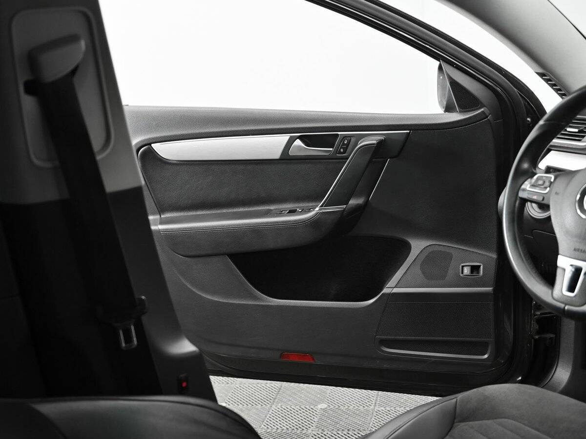 Volkswagen Passat, 2012 - 121 000 км. | Фото №7