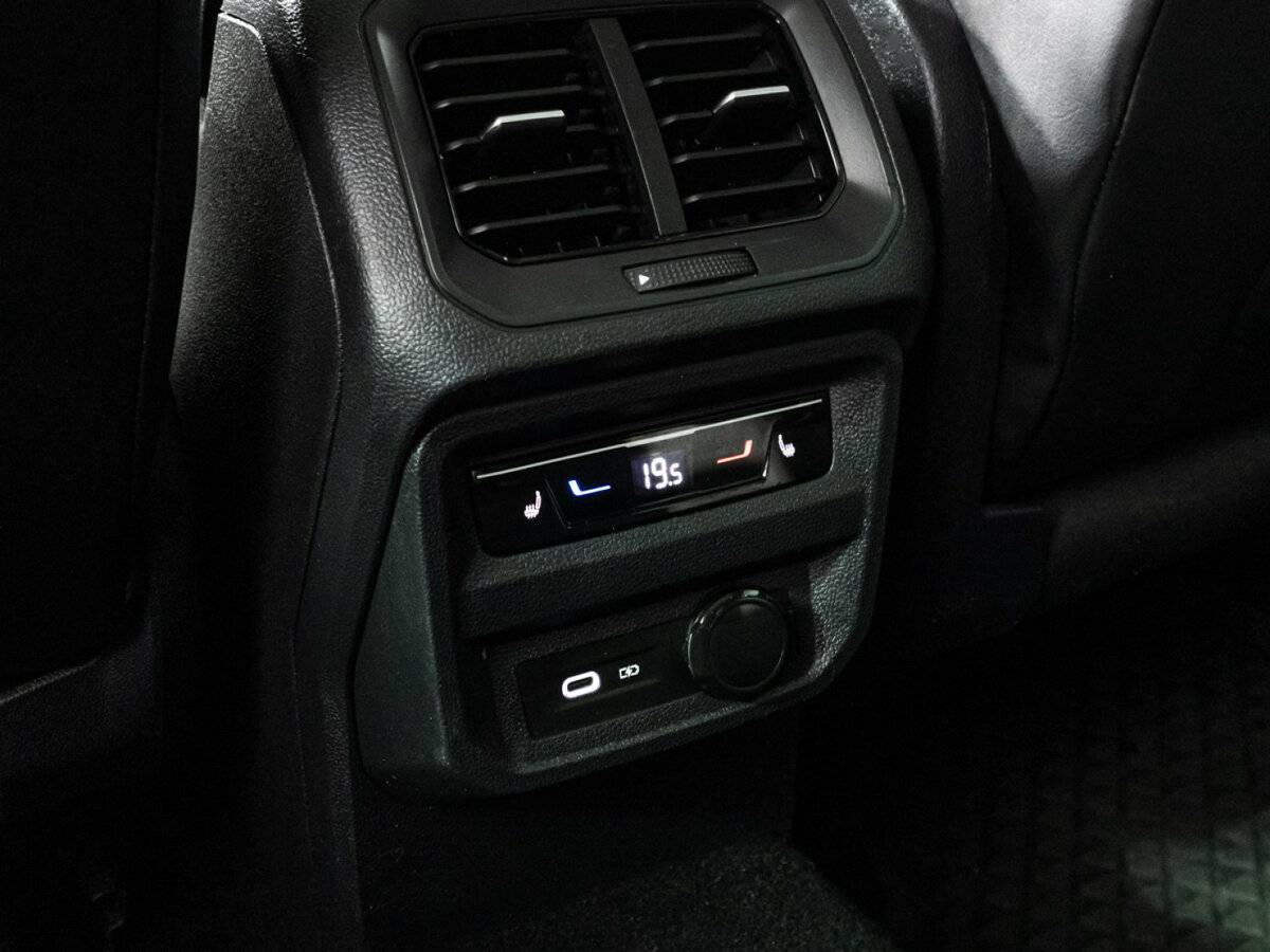 Volkswagen Tiguan, 2022 Фото №25