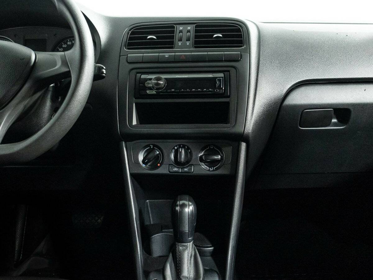 Volkswagen Polo, 2019 Фото №14