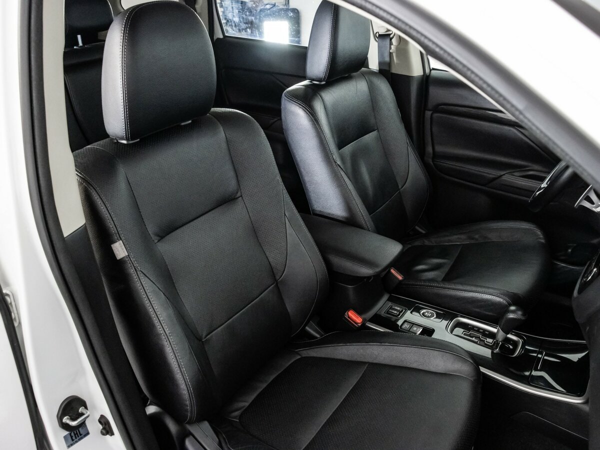 Mitsubishi Outlander III Рестайлинг 2, 2017 Фото №23