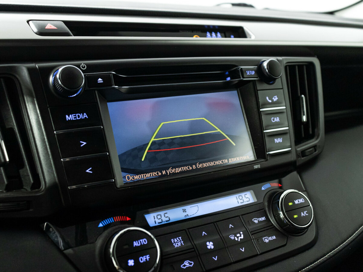 Toyota RAV4 IV (XA40) Рестайлинг, 2015 Фото №14