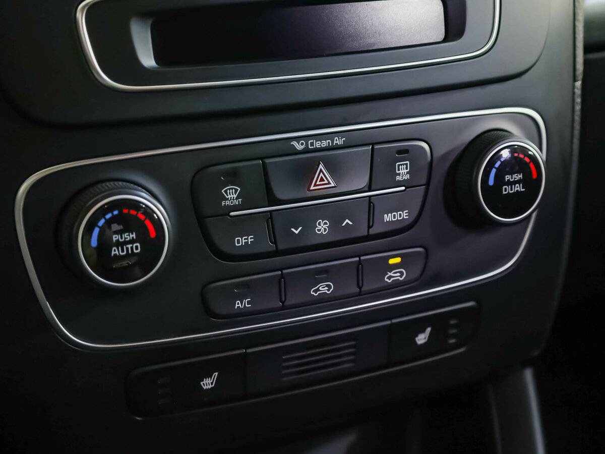 Kia Sorento II Рестайлинг, 2013 Фото №15