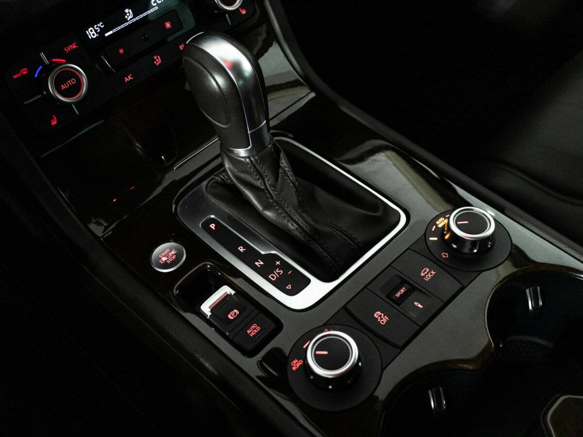 Volkswagen Touareg II, 2014 Фото №18