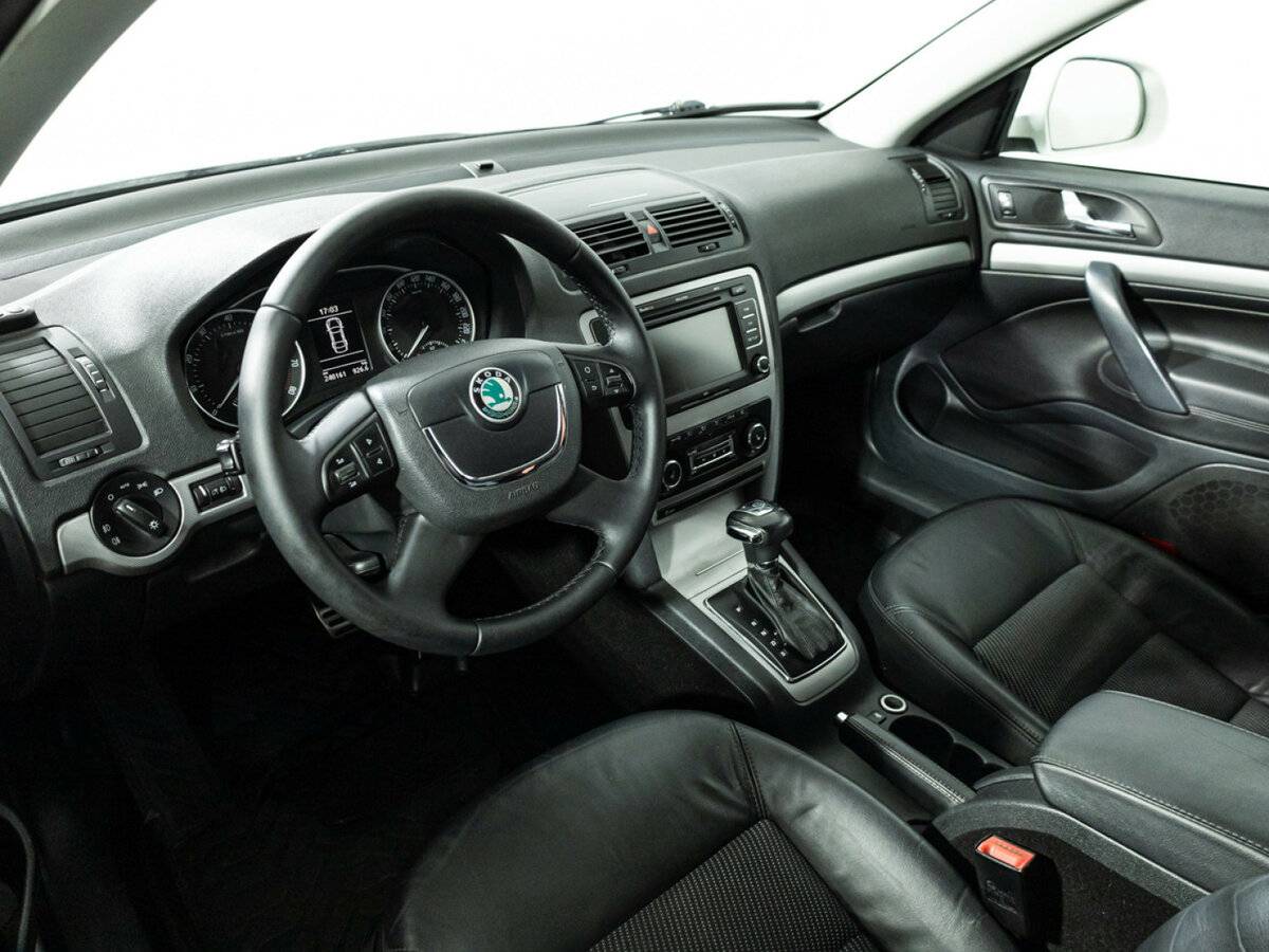 Skoda Octavia II (A5) Рестайлинг, 2012 Фото №11