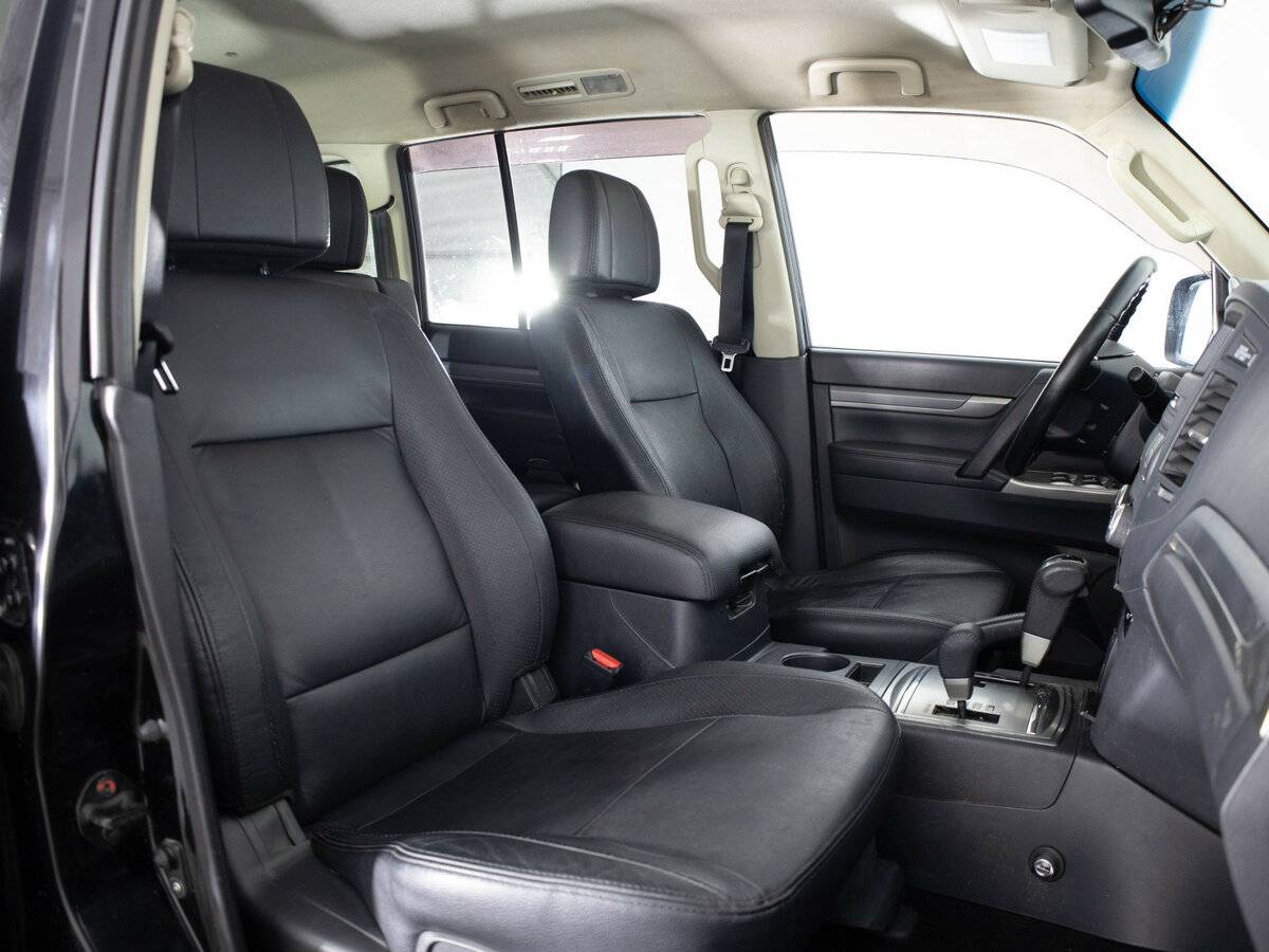 Mitsubishi Pajero IV Рестайлинг 1, 2013 Фото №10