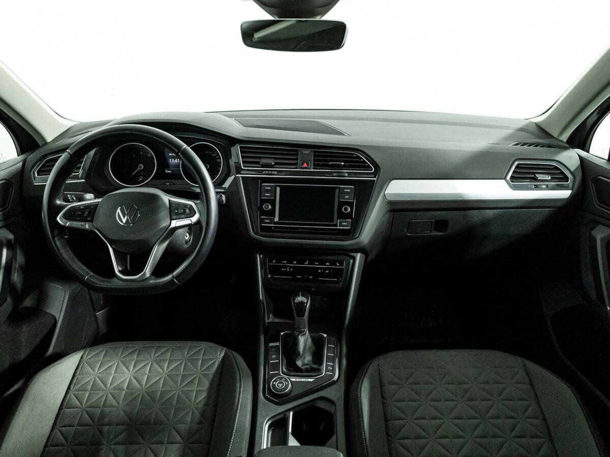 Volkswagen Tiguan II Рестайлинг, 2021 Фото №13