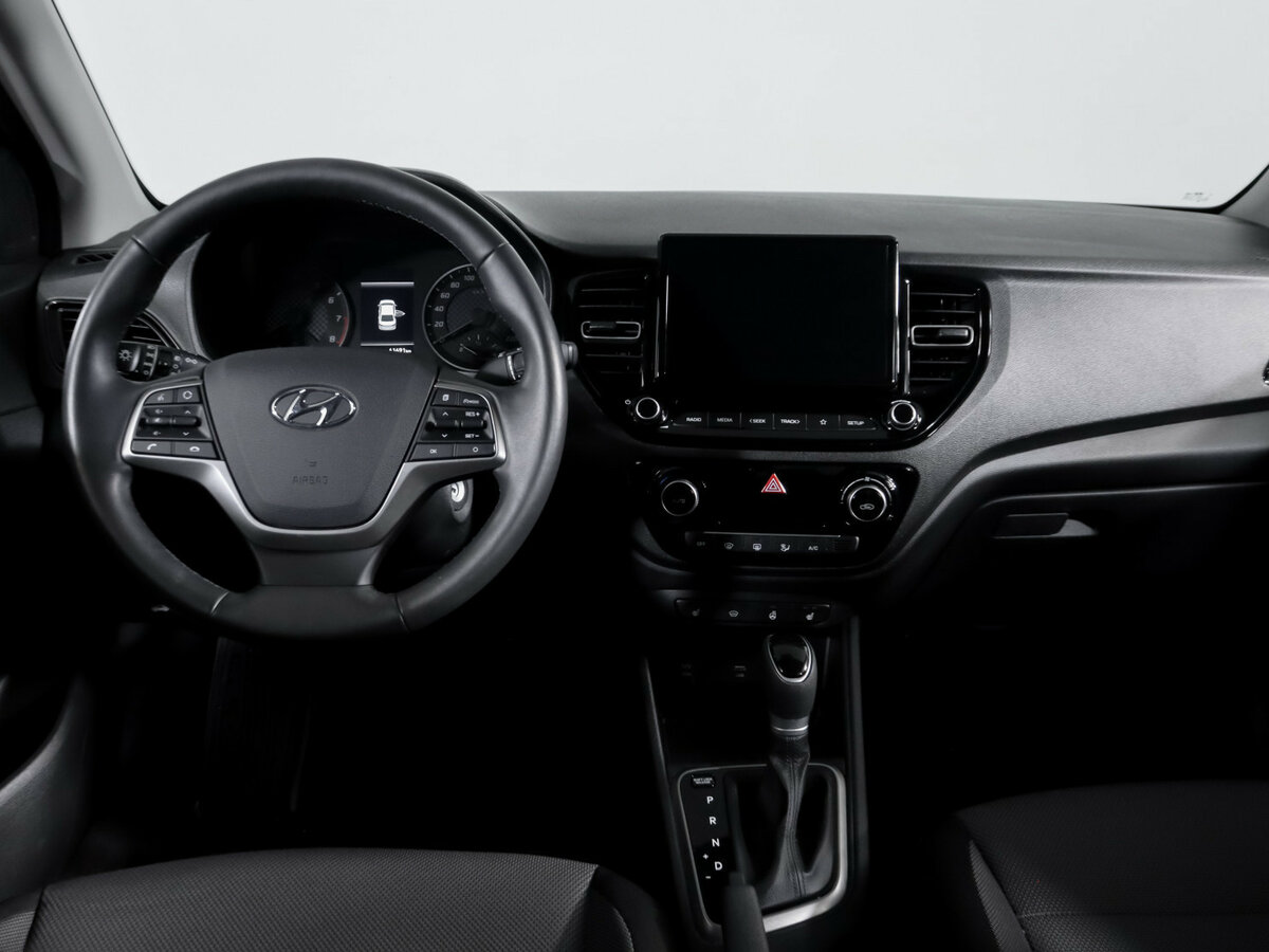 Hyundai Solaris II Рестайлинг, 2021 Фото №10